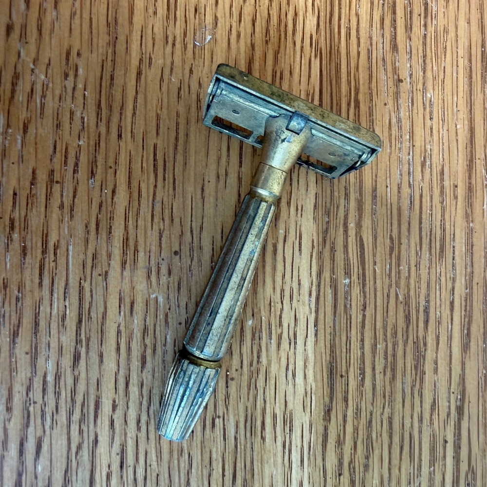 Vintage GEM Micromatic Gold Tone Opening Safety Razor Shaving Tool Retro Shaver